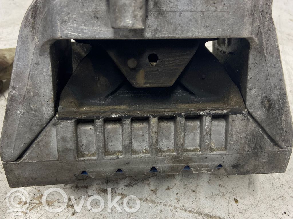 Volkswagen Touran I Engine mount bracket 