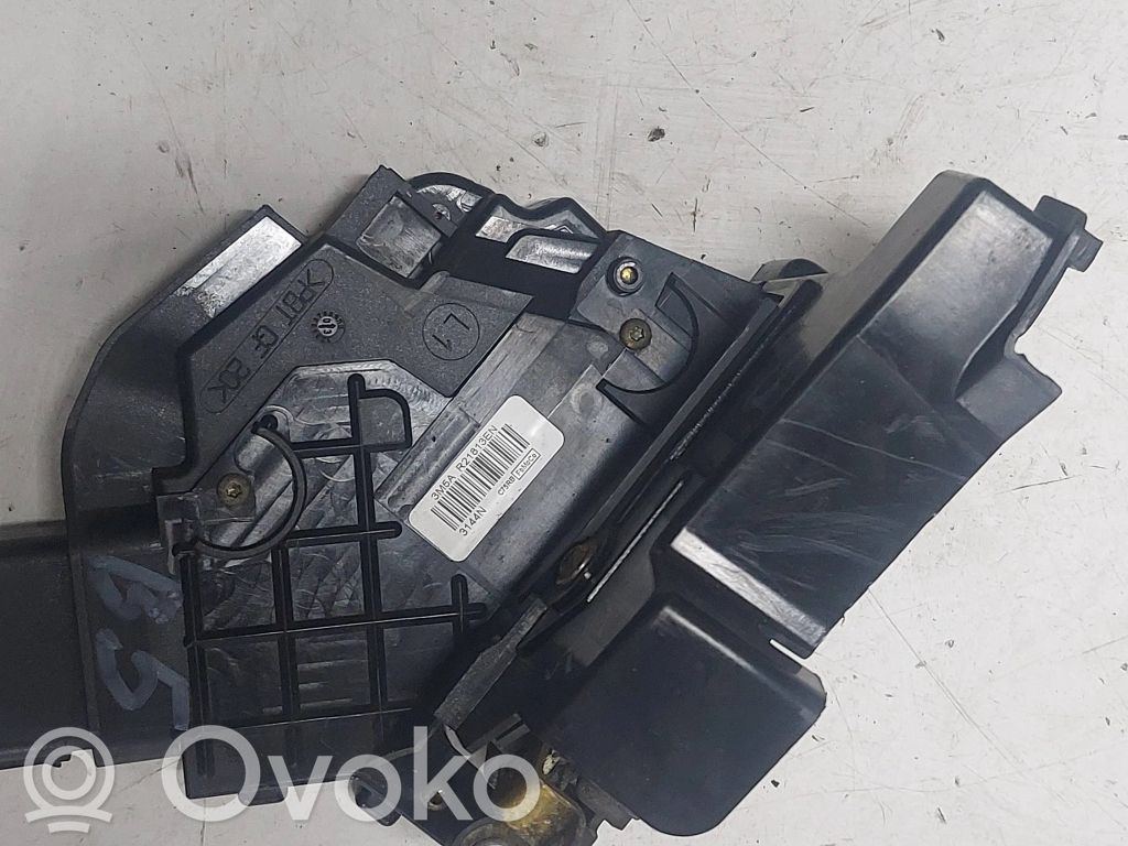 Ford Focus Front door lock 