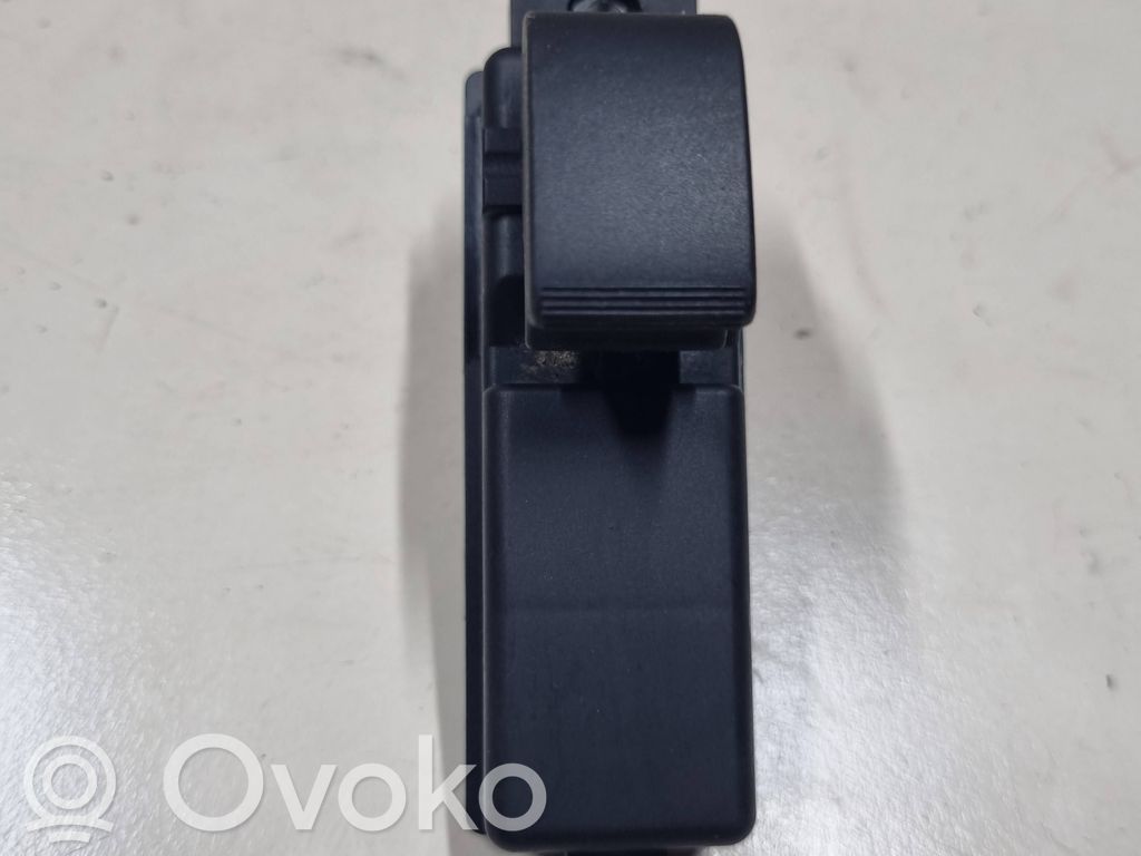 Elektrinių langų jungtukas   D65166370,04092007,03124500