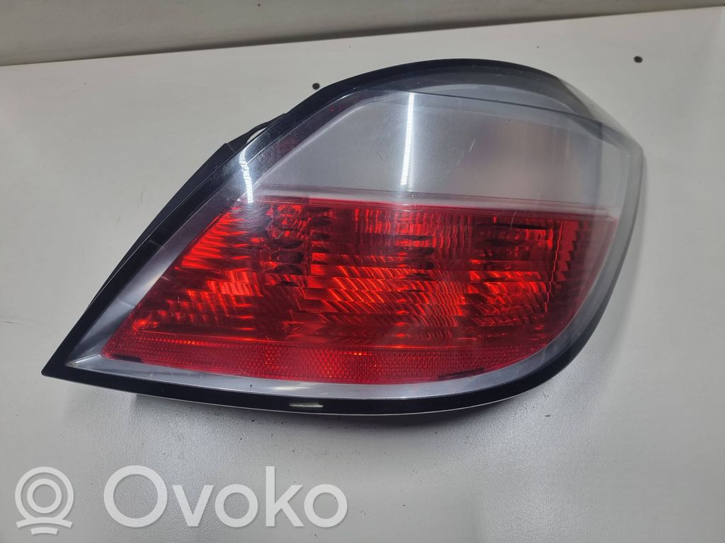 Opel Astra G Задний фонарь в кузове 