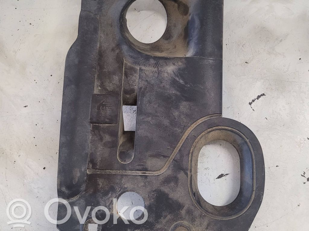 Osłona górna silnika   8200077764