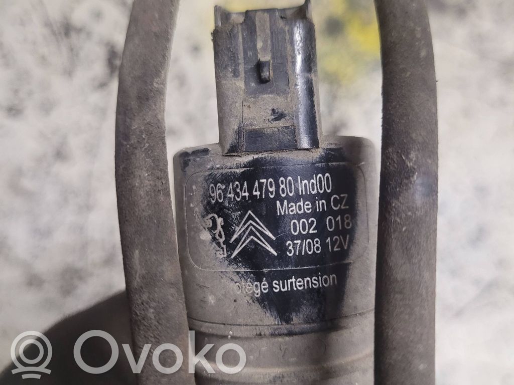 Citroen C5 Windscreen/windshield washer pump 