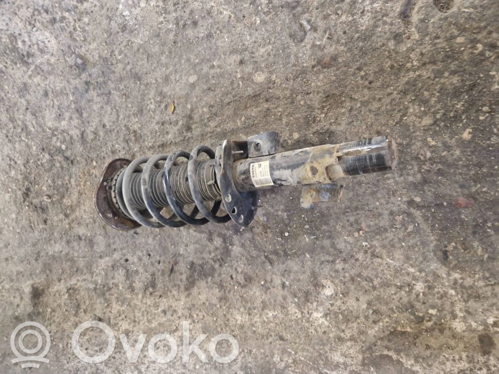 Volvo V70 Priekšpusē amortizators ar atsperi 