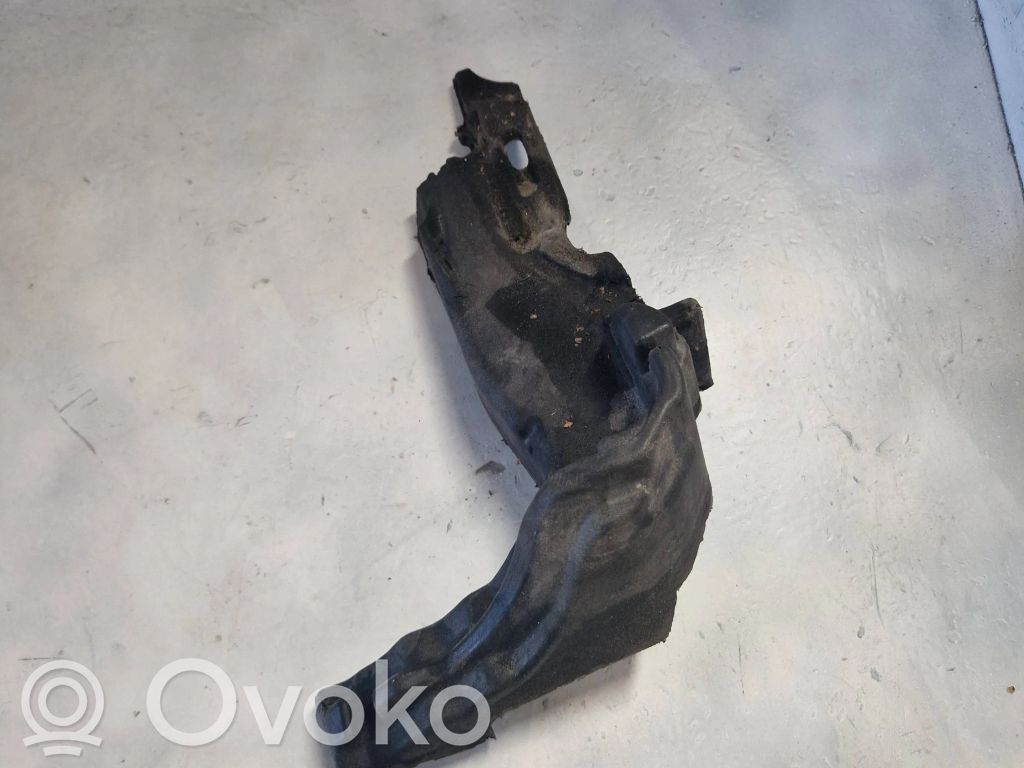 Volvo V40 Kita variklio skyriaus detalė 