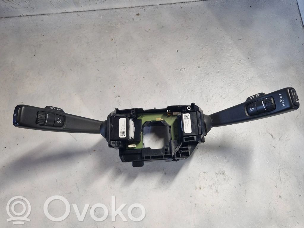 Volvo V40 Wiper turn signal indicator stalk/switch 
