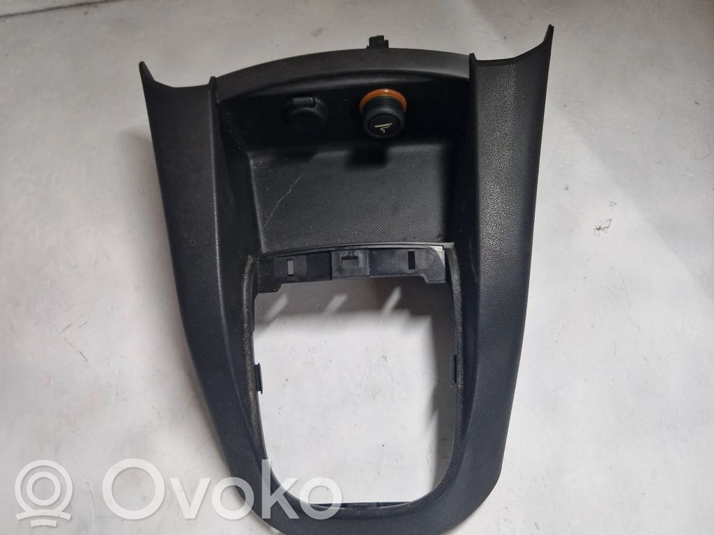 Citroen C4 II Center console 