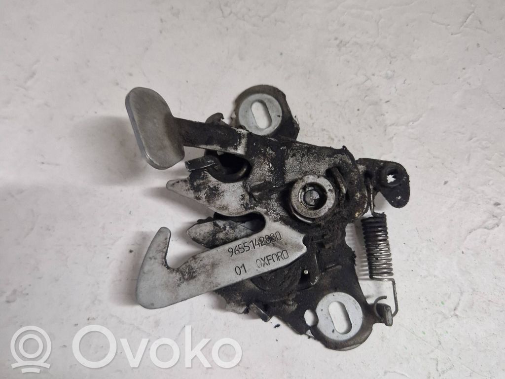 Toyota Proace Dzinēja pārsega slēdzene 