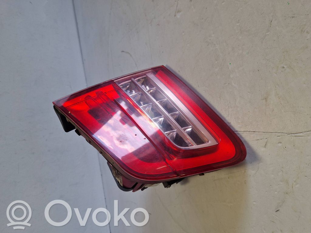 Citroen C5 Galinis žibintas dangtyje 