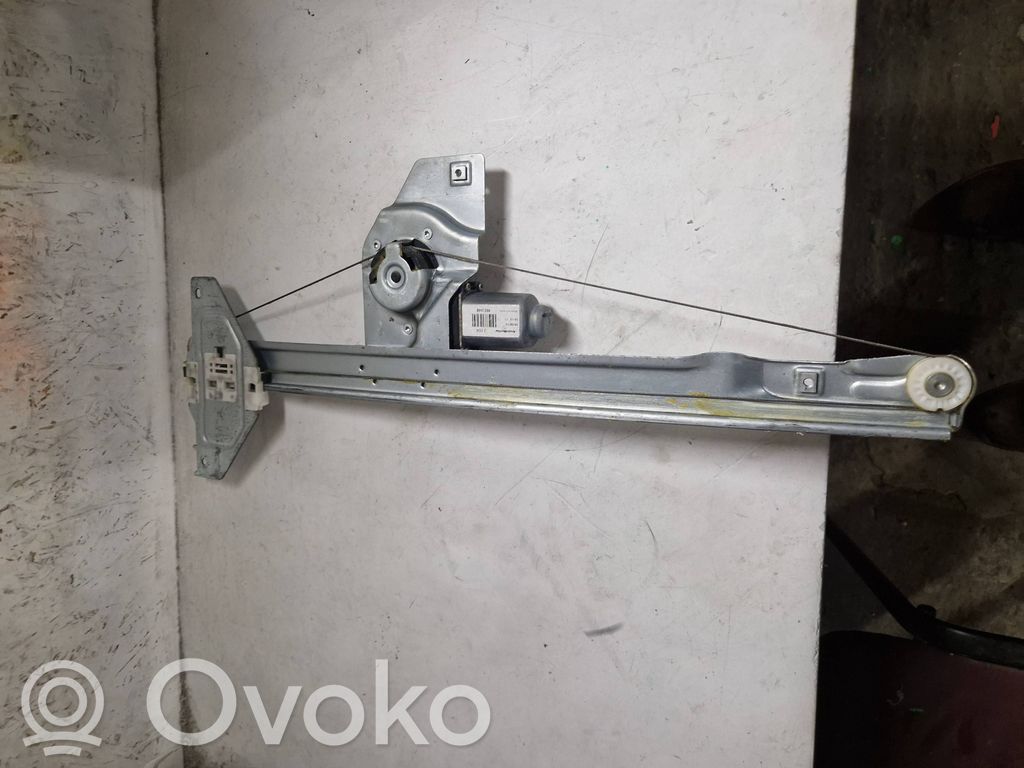 Elektryczny podnośnik szyby drzwi przednich   9680557880