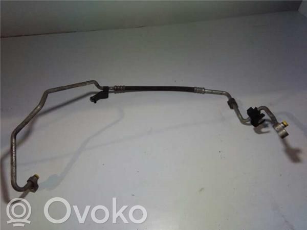 BMW 1 E81 E87 Ilmastointilaitteen putki (A/C) 