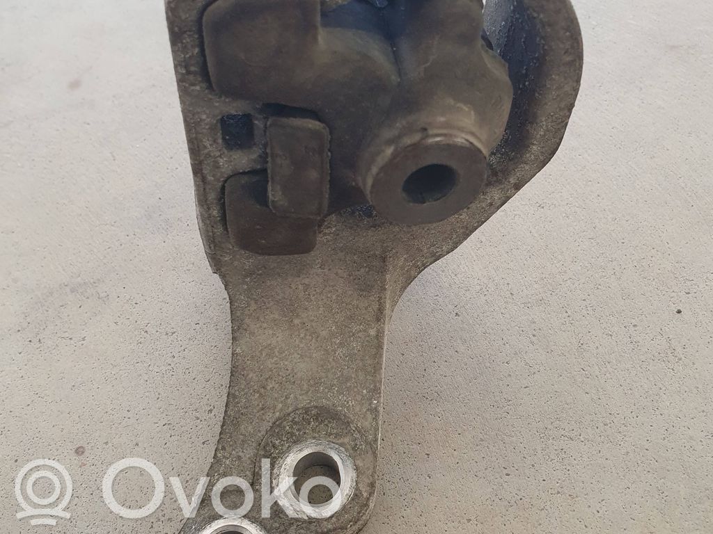 Subaru Outback (BS) Engine mount bracket 