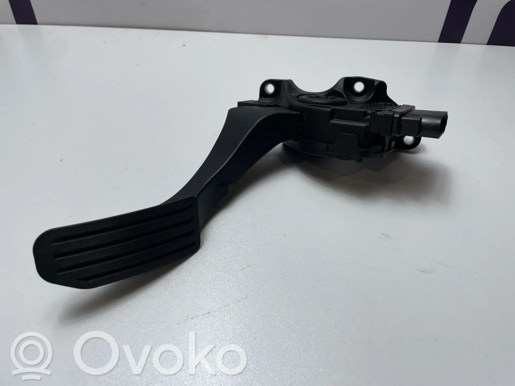 Gaspedal   6G929F836DD