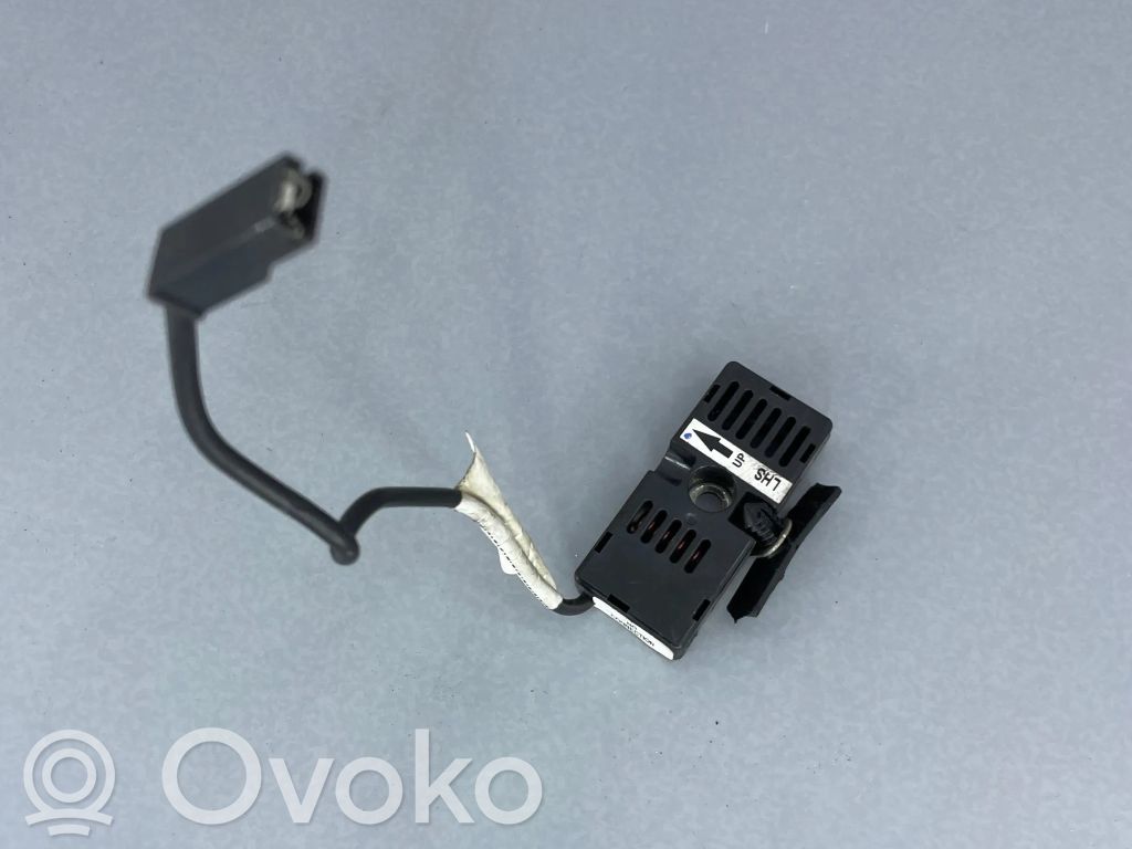 Tesla Model S Antenos stiprintuvas 