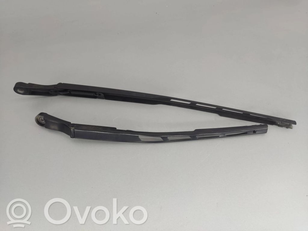 Audi A8 S8 D4 4H Front wiper blade arm 
