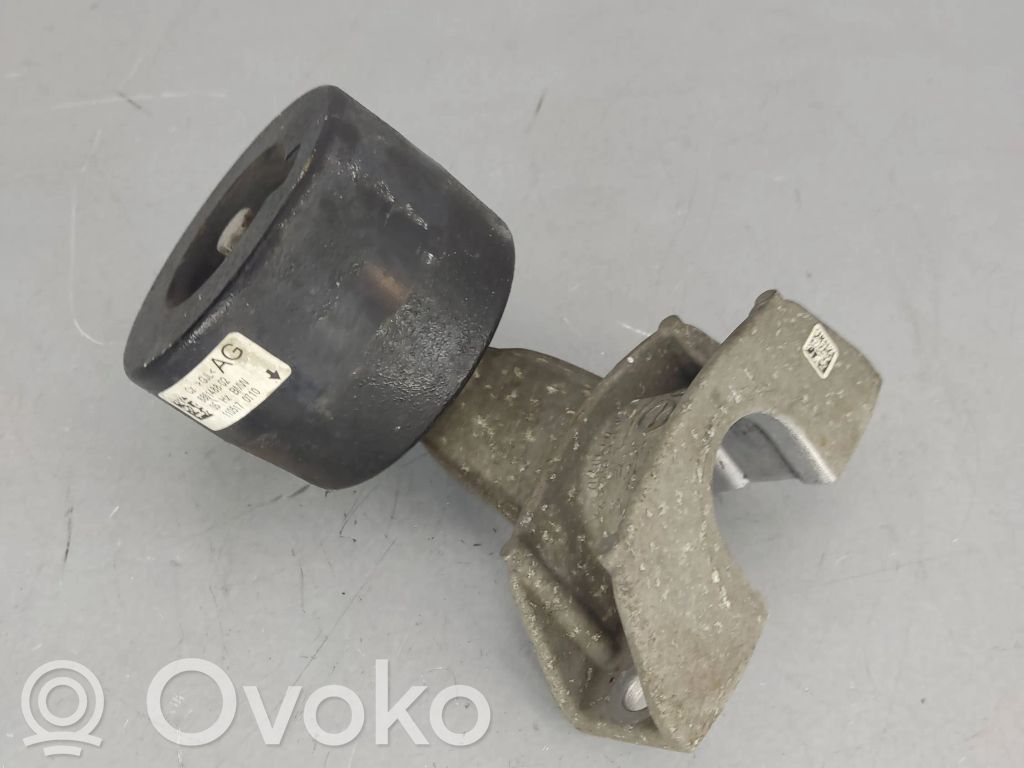 BMW 5 G30 G31 G38 Stabilizatora stieņa bukse / turētājs 
