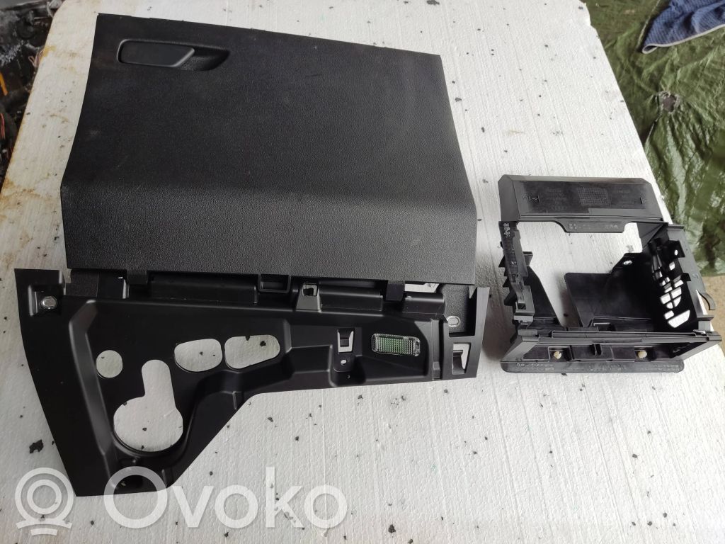 Audi A1 Glove box set 
