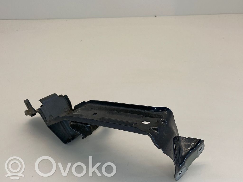 Fender mounting bracket   5FF805372A,07721