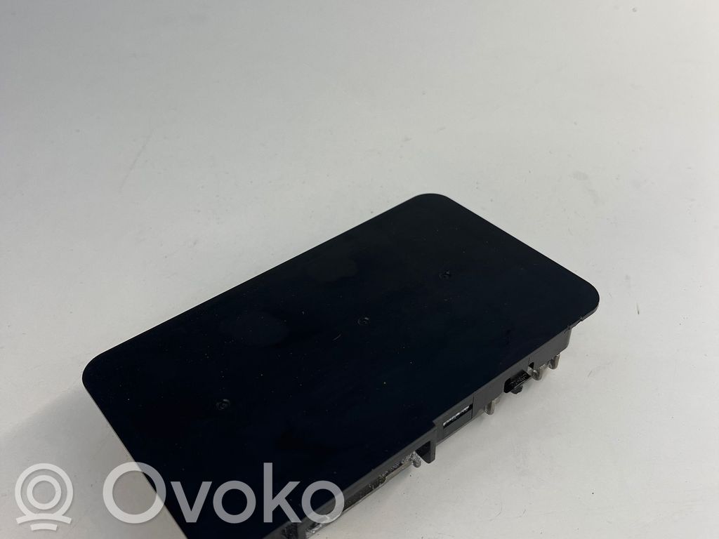 KIA Stinger Wireless charging module 