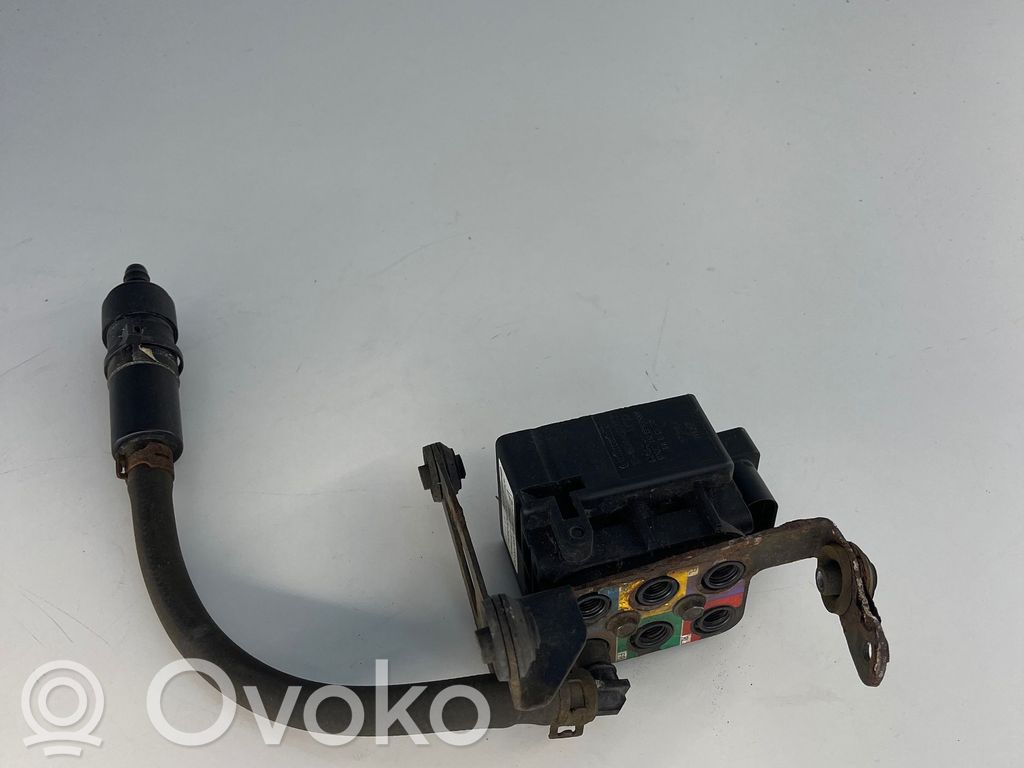Porsche Panamera (970) Air suspension valve block 