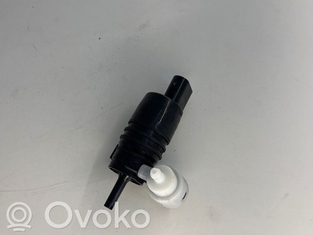 BMW 3 G20 G21 Windscreen/windshield washer pump 