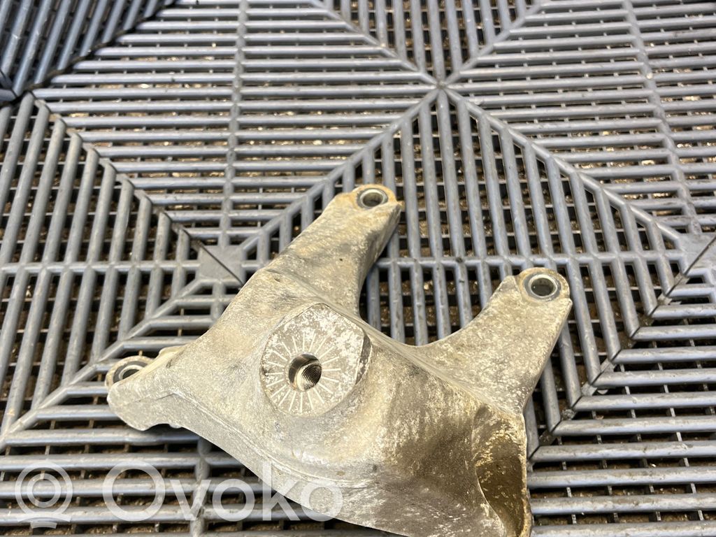 Audi RS Q8 Engine mounting bracket 