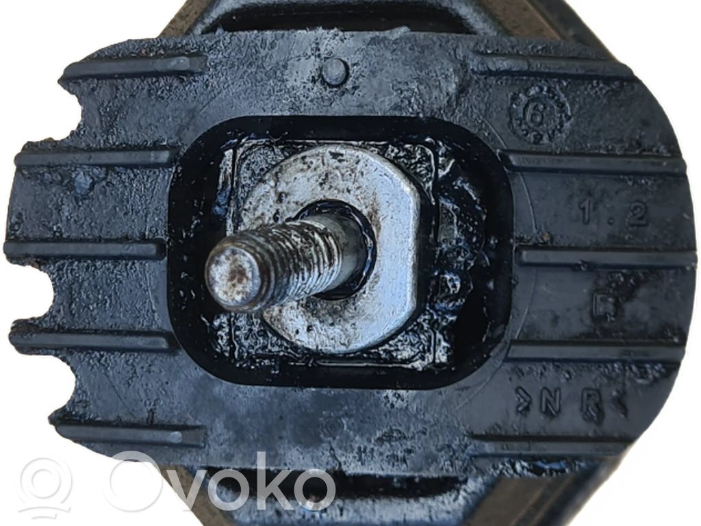 BMW 5 E60 E61 Engine mount bracket 