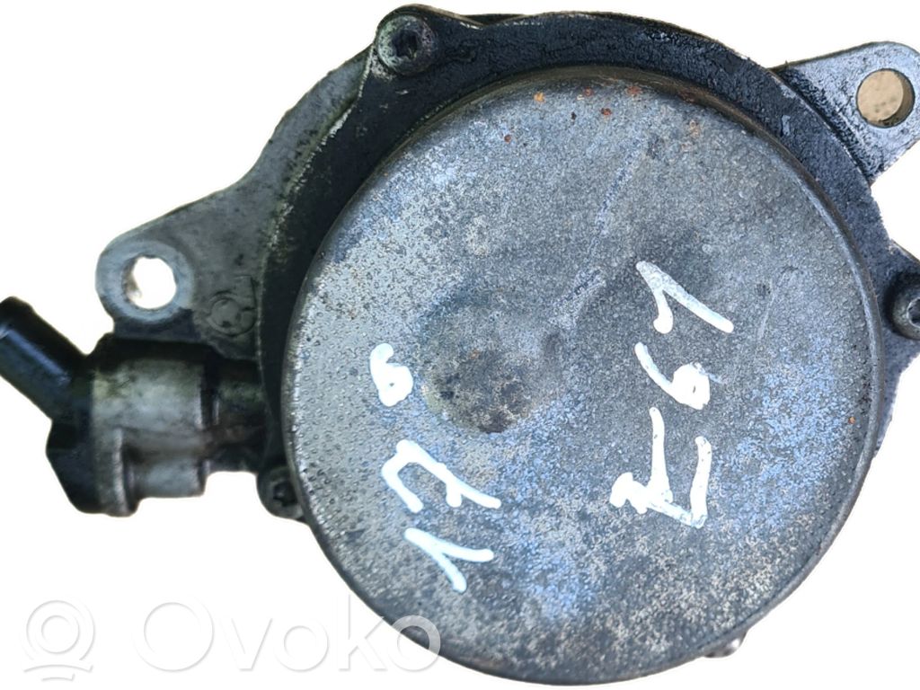 BMW 5 E60 E61 Vacuum pump 