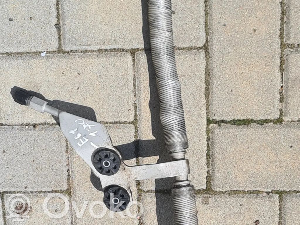 BMW 5 E60 E61 Ilmastointilaitteen putki (A/C) 