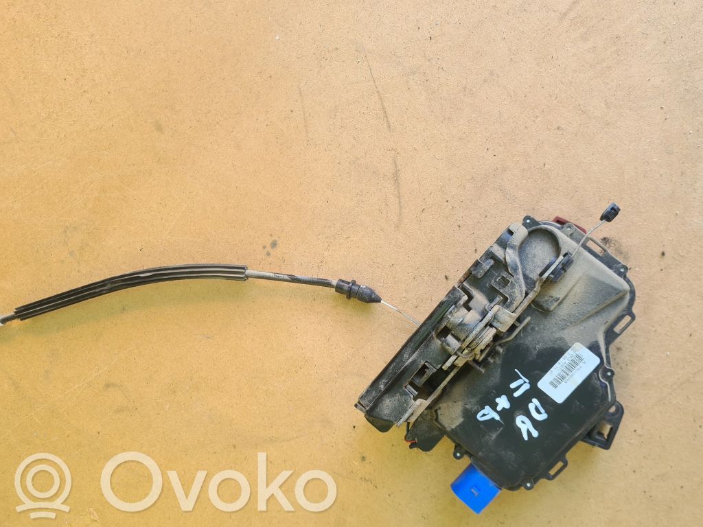 Skoda Fabia Mk2 (5J) Zamek drzwi tylnych 
