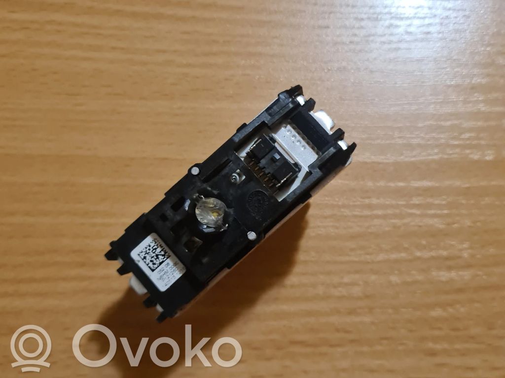 Audi A4 S4 B8 8K Priekinio žibinto detalė 
