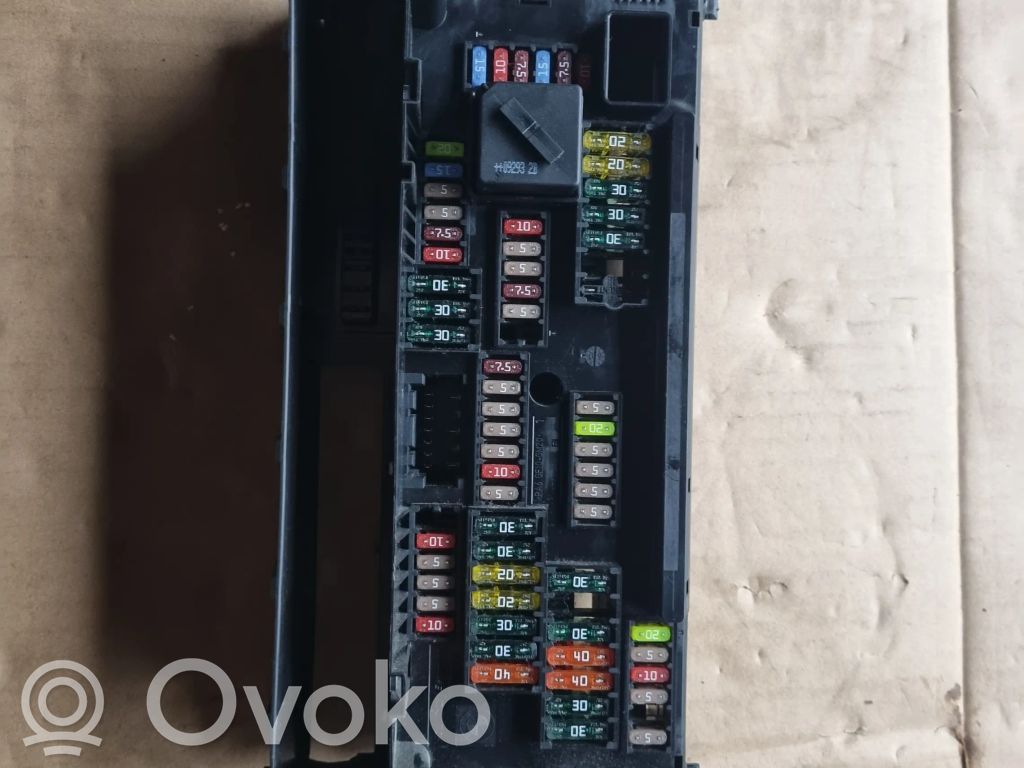 BMW 5 GT F07 Fuse module 