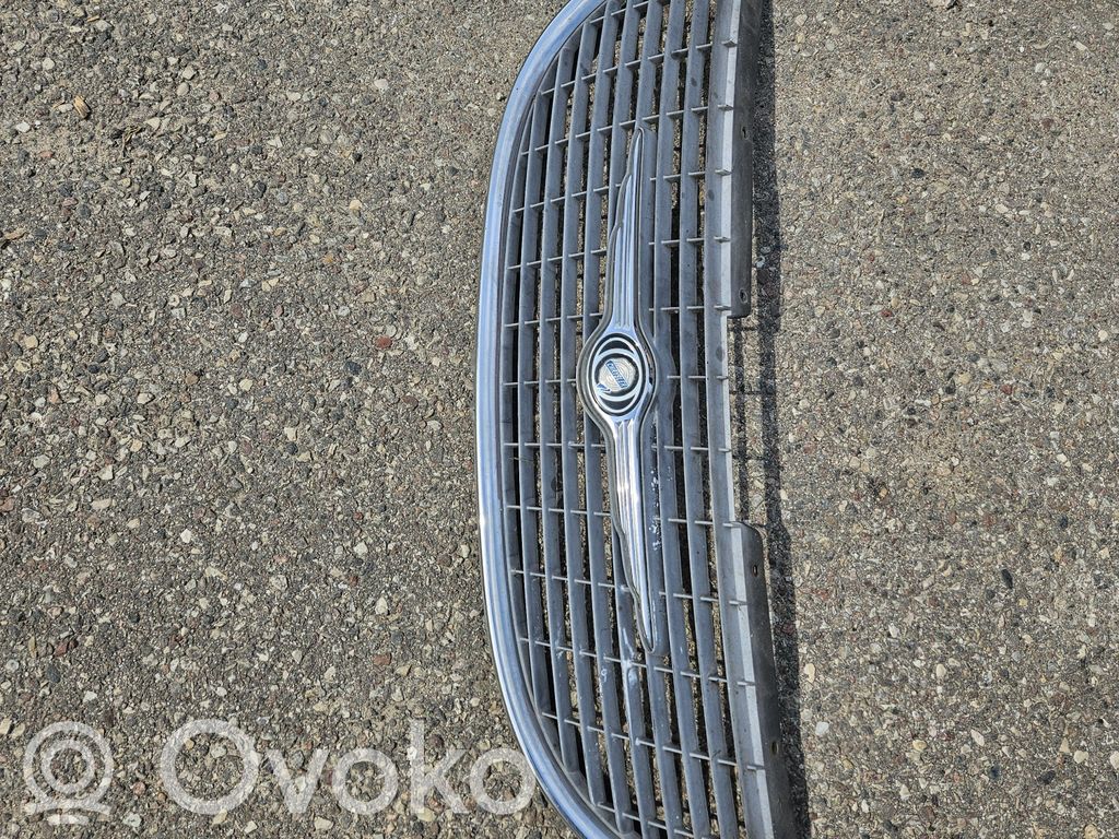 Chrysler Voyager Augšējais režģis 