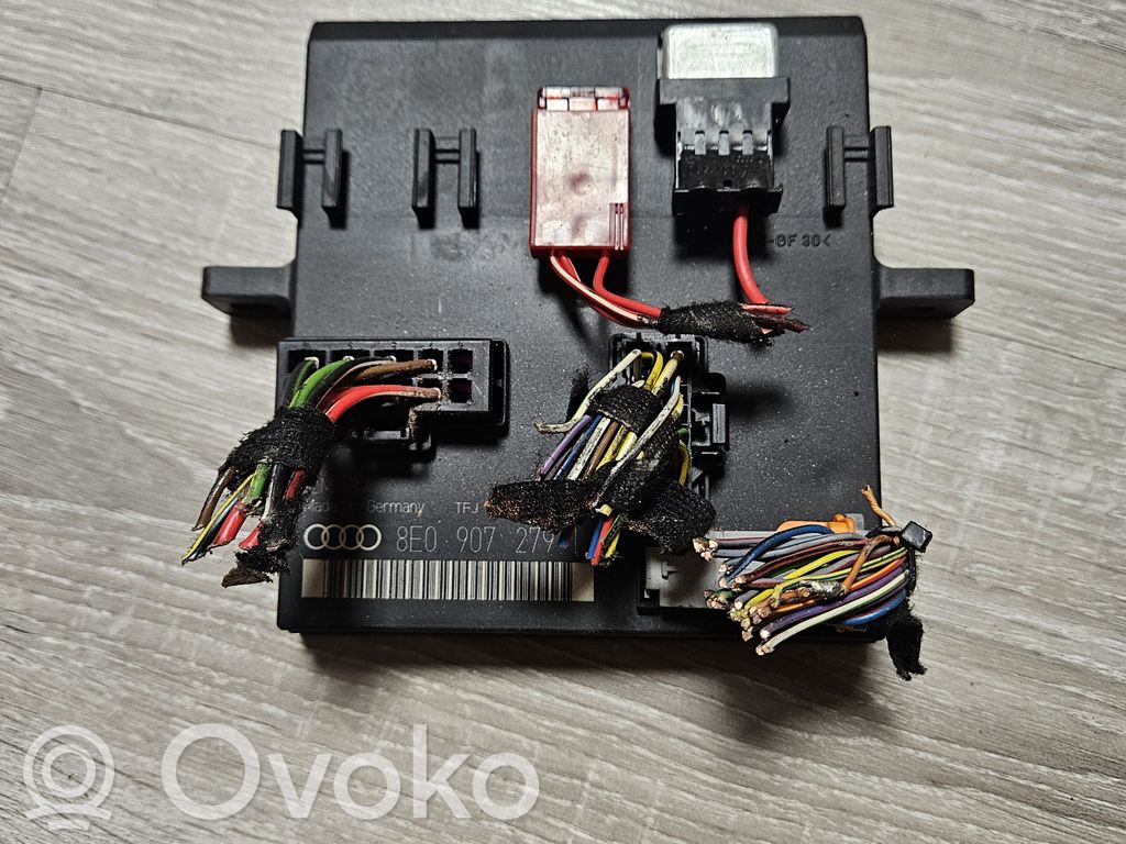 Audi A4 S4 B6 8E 8H Module confort 