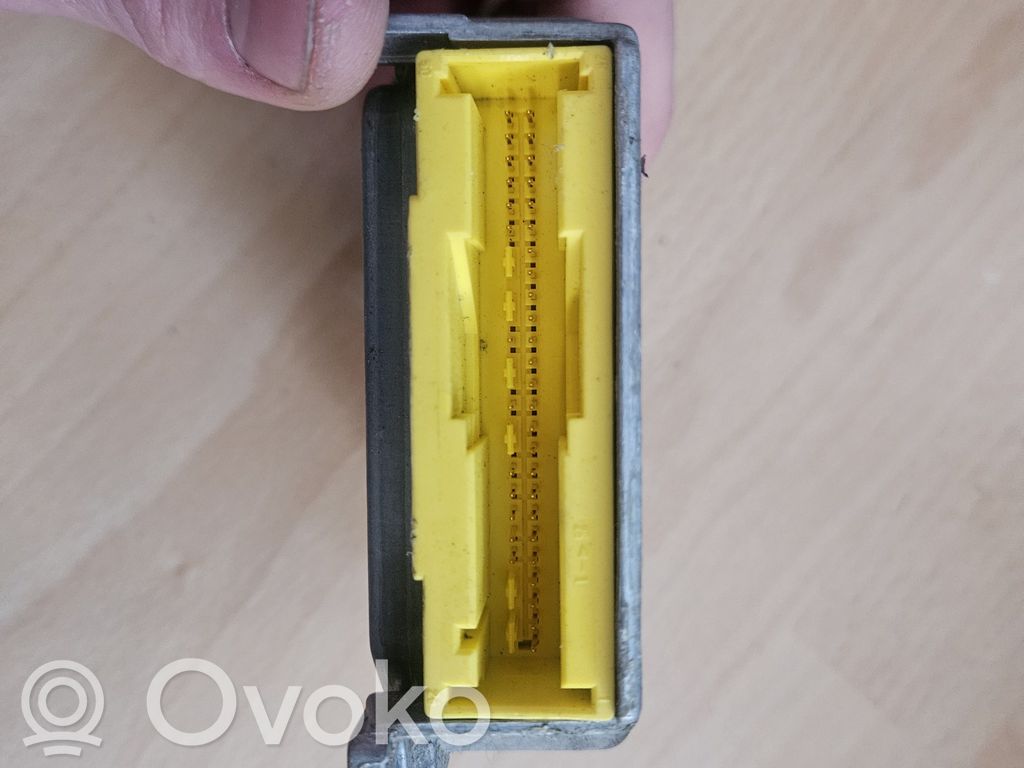 Audi A6 Allroad C5 Airbag control unit/module 