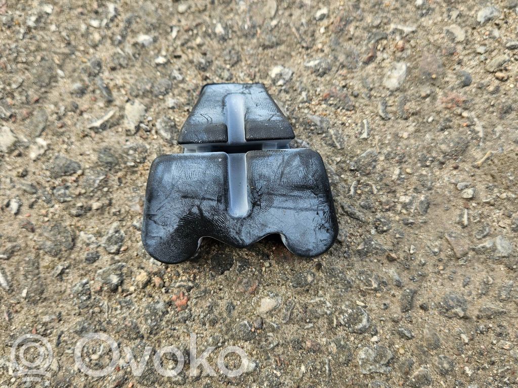 BMW X4 G02 Radiator mount bracket 