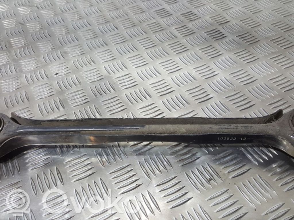 BMW 1 E82 E88 Takajousituksen tukivarsi 