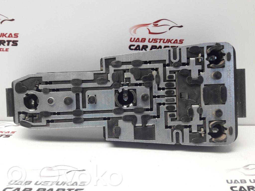 Volkswagen PASSAT Galinio žibinto detalė 