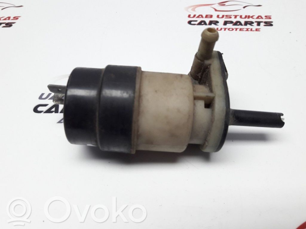 Volkswagen Golf II Windscreen/windshield washer pump 