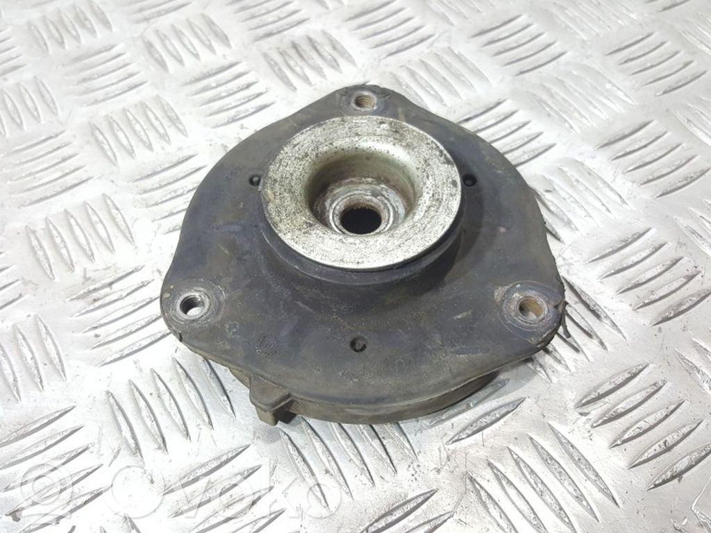 Volkswagen PASSAT B6 Front upper strut mount 