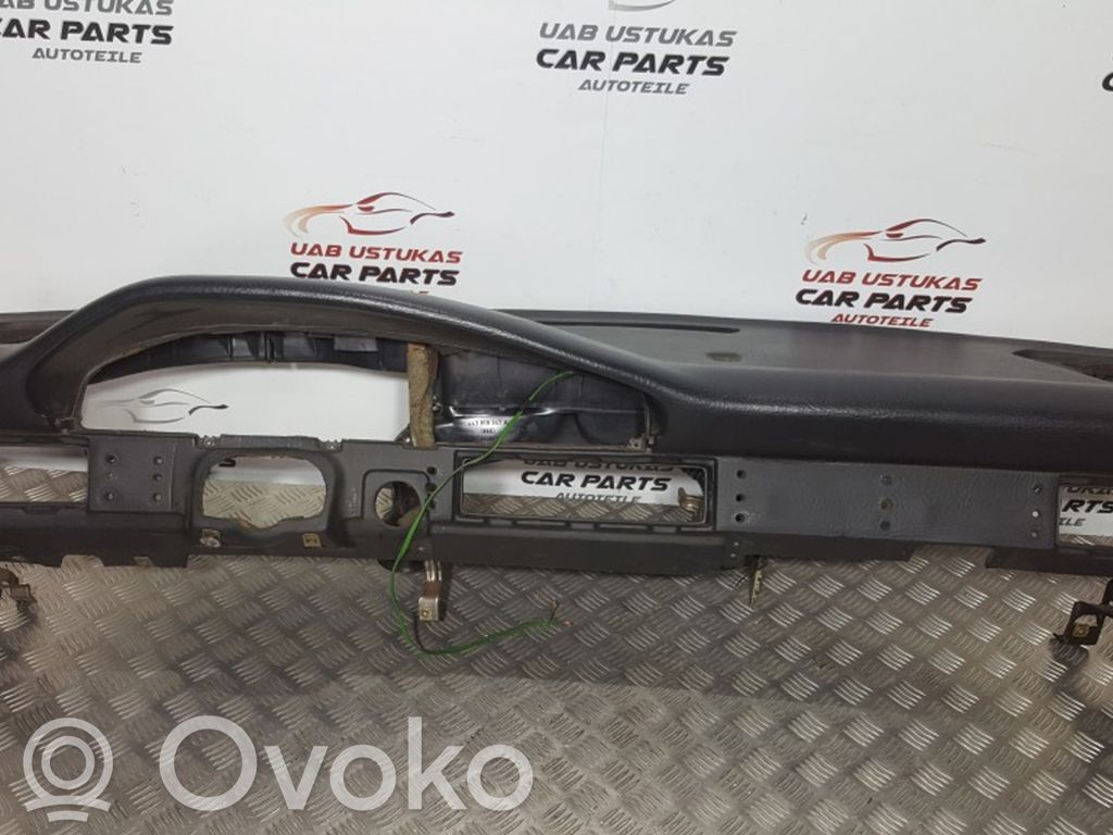 Audi 100 200 5000 C3 Panelis 