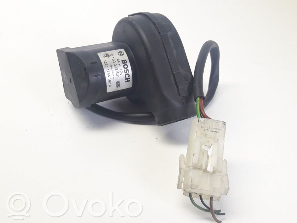 Engine control unit/module fan   0130002831,129017451829