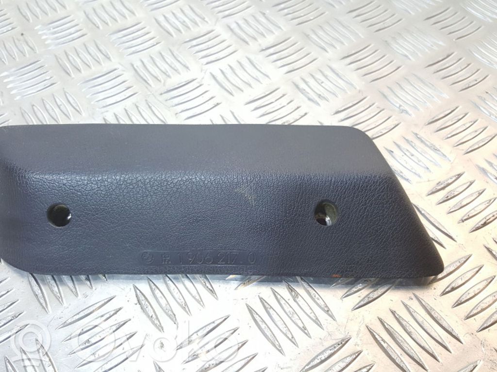 BMW 3 E30 Takaoven kahvan kehys 
