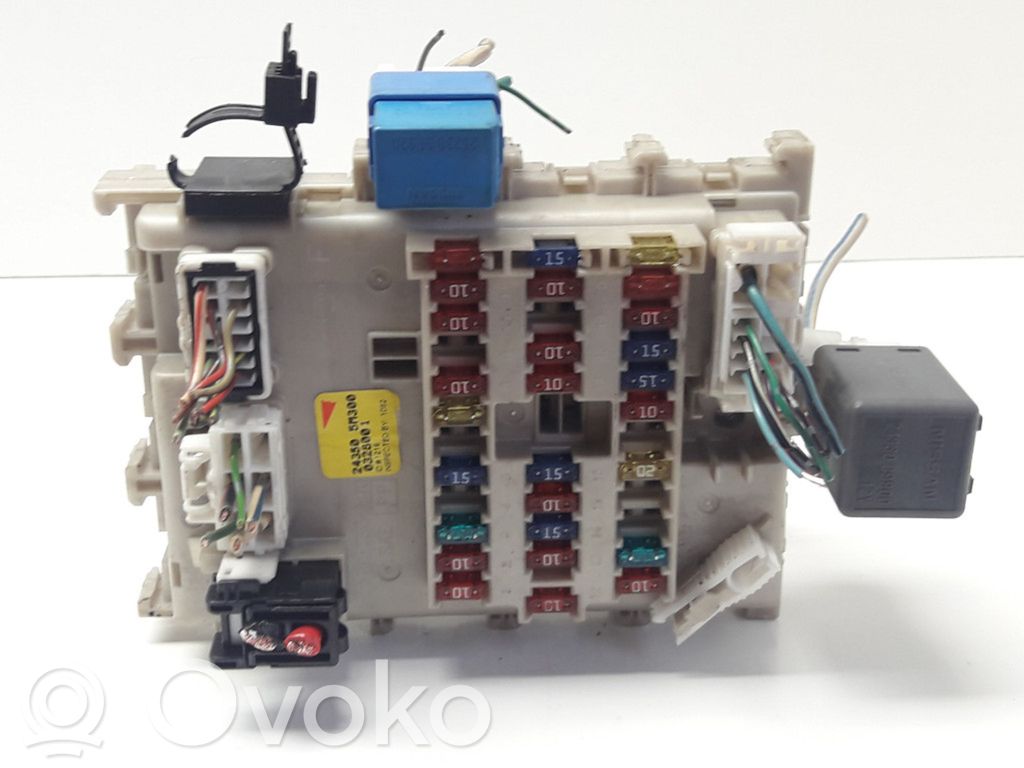 Nissan Almera Ramka / Moduł bezpieczników 