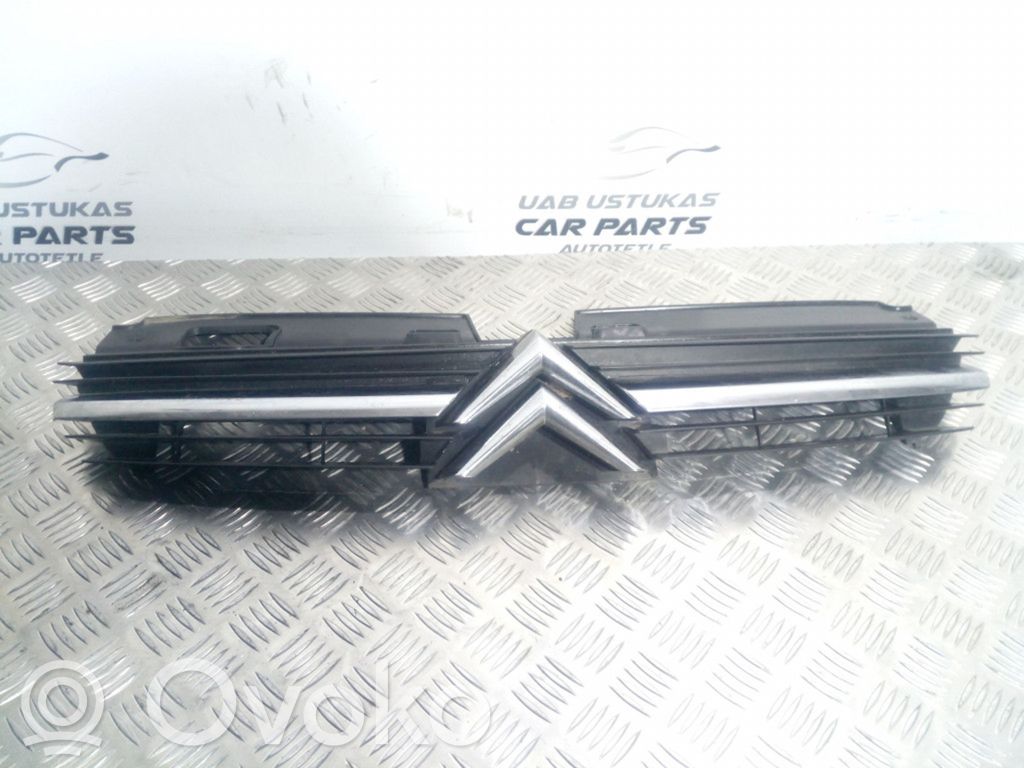 Citroen C5 Front bumper upper radiator grill 