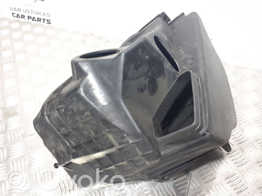 BMW 1 E81 E87 Air filter box 