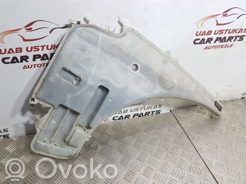 BMW 1 E81 E87 Langų skysčio bakelis 