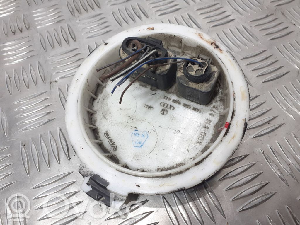 Audi A8 S8 D3 4E Fuel tank cap 