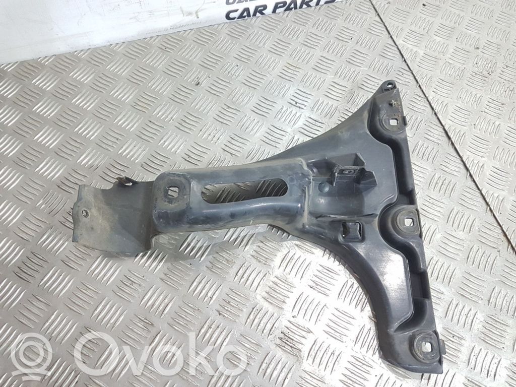 BMW 5 E60 E61 Galinis laikiklis bamperio 
