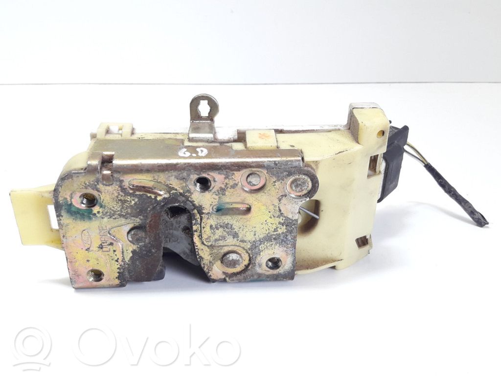 Ford Focus Takaoven lukko 