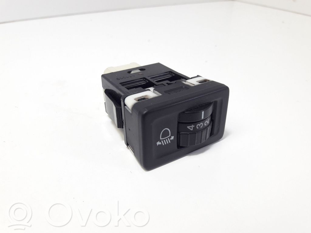 Suzuki SX4 Przycisk / Pokrętło regulacji świateł 